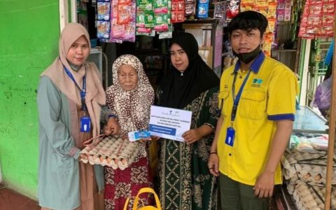 Bantuan Paket Sembako Kepada Ibu Dhuafa Dalam Rangka Hari Ibu