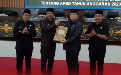 Pemkab Mura Bersama DPRD Setujui RAPBD 2023