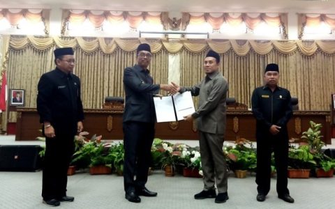 Pemkab Barut Terima Tiga Raperda Inisiatif dari DPRD