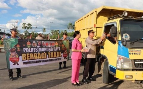 Polres Murung Raya Berbagi Takjil