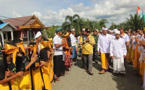 Mujiyat Hadiri Peringatan Nyepi di Desa Dwipasari