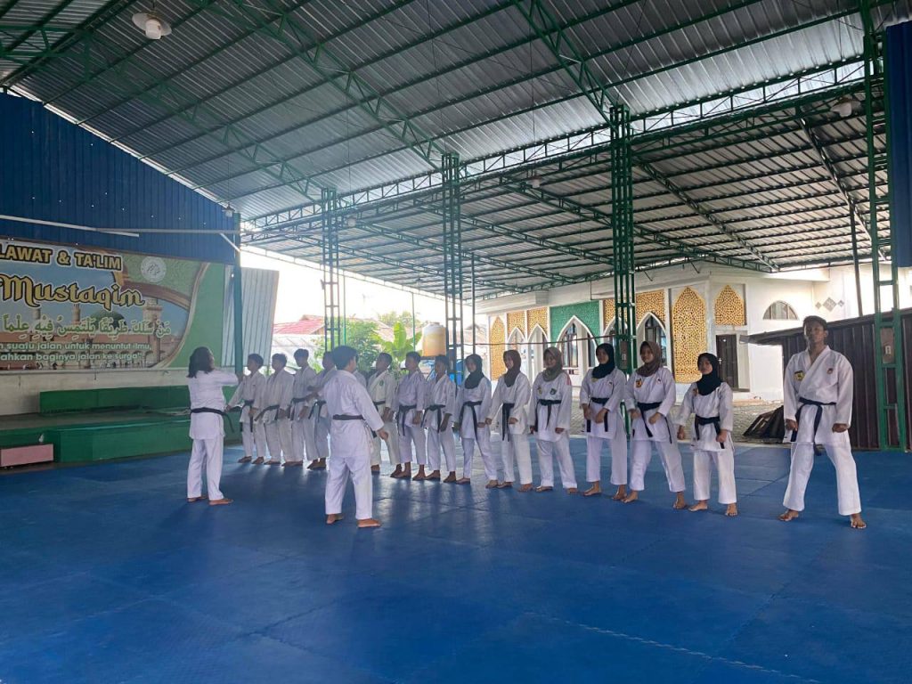 10 Karateka Mahasiswa Kalsel Matangkan Persiapan Menuju Pomnas XIX