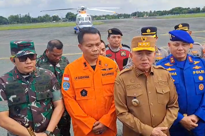 Gubernur Kalsel Muhidin Pantau Perkembangan Pencarian Helikopter Hilang di Tanah Bumbu