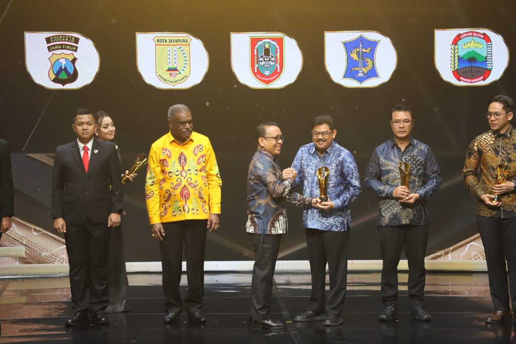 Gubernur Kalsel Muhidin Sabet Penghargaan Pelayanan Publik Nasional