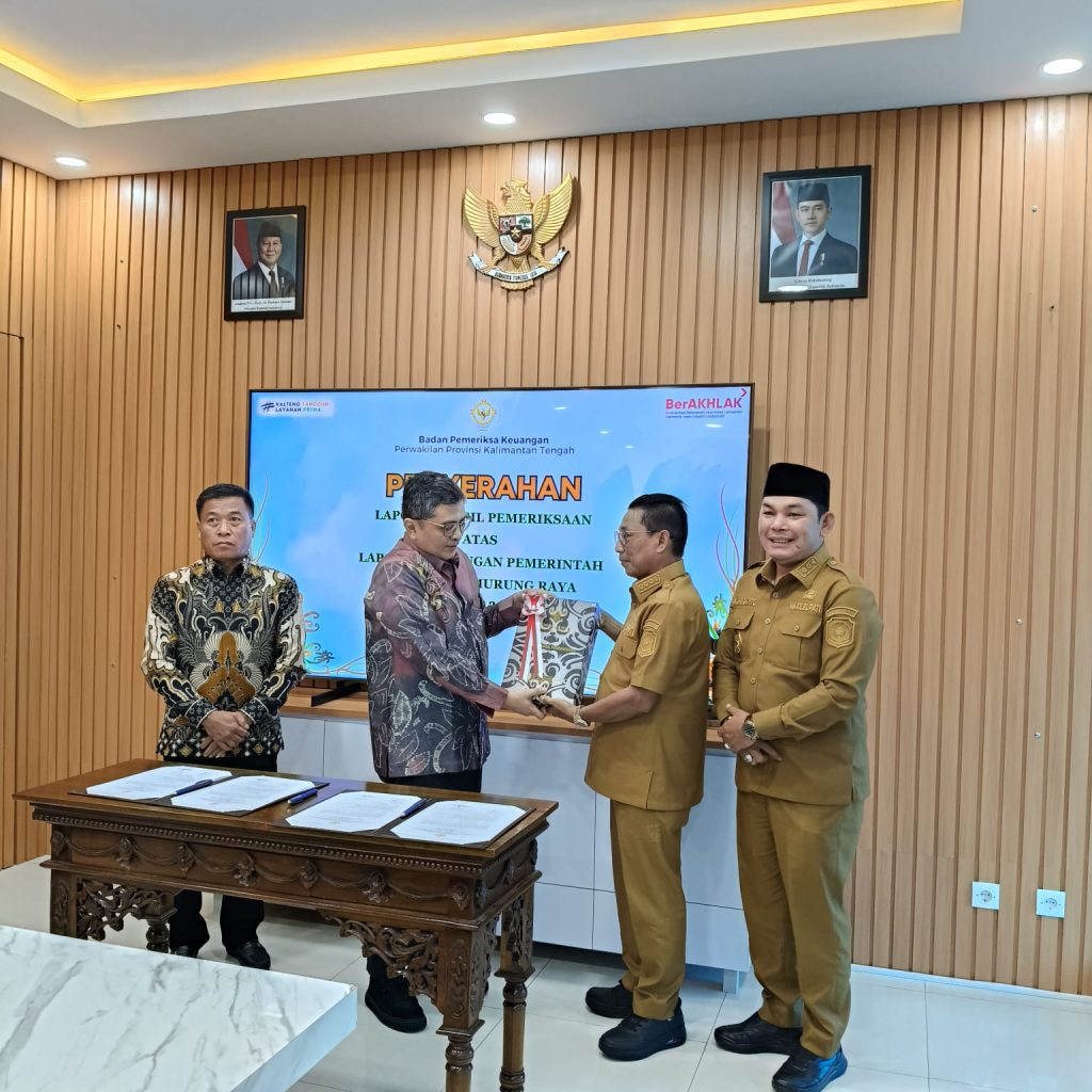 Murung Raya Kembali Raih Opini WTP: Bupati Heriyus Terima Langsung dari BPK Kalteng