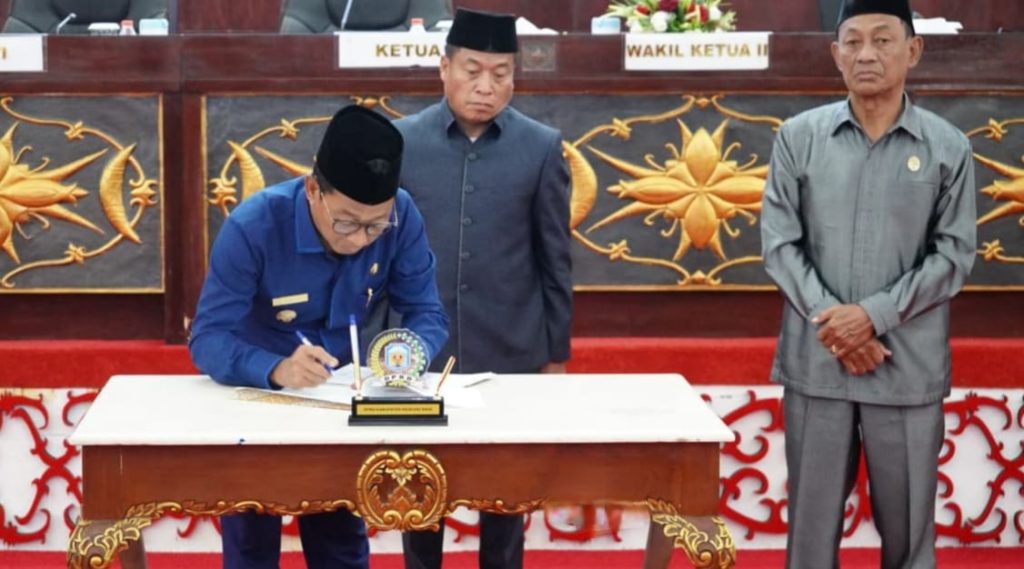 DPRD Murung Raya Gelar Paripurna ke-7, Bahas Dua Raperda dan Serahkan Pertanggungjawaban APBD 2024