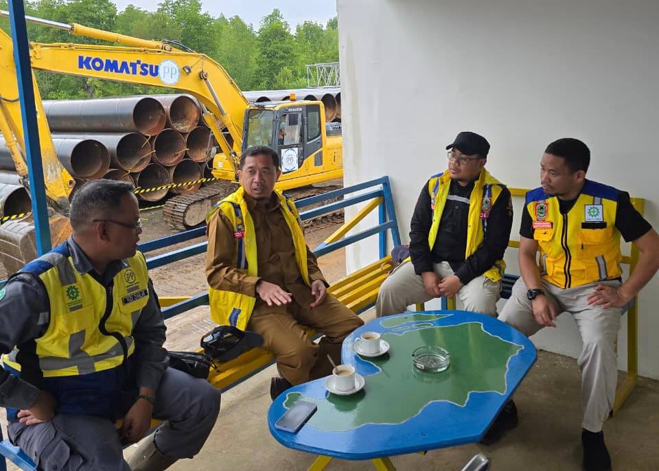 Pemprov Kalsel Tinjau Proyek Jembatan Pulau Laut untuk Percepat Infrastruktur Strategis
