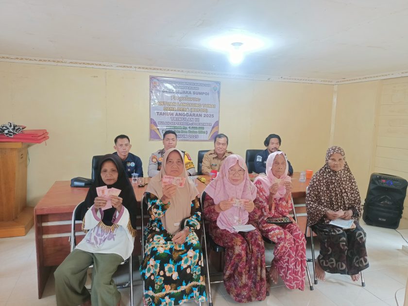 Pemdes Muara Sumpoi Salurkan BLT-DD Tahap III kepada 36 KPM