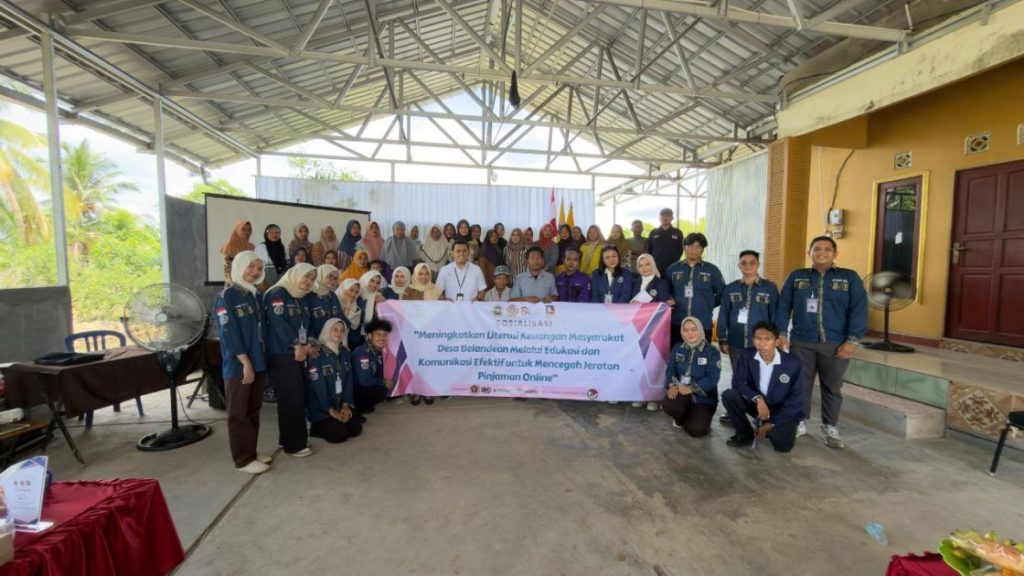Warga Belandean Antusias Ikuti Sosialisasi Bahaya Pinjol