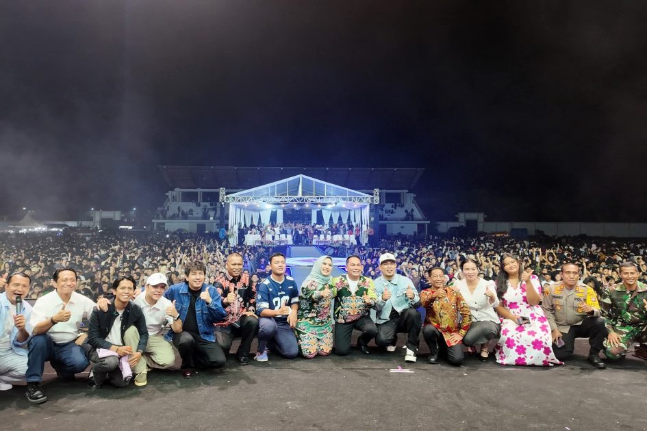 Band Armada Pukau Ribuan Warga Murung Raya di Malam Pergantian Tahun 2025–2026