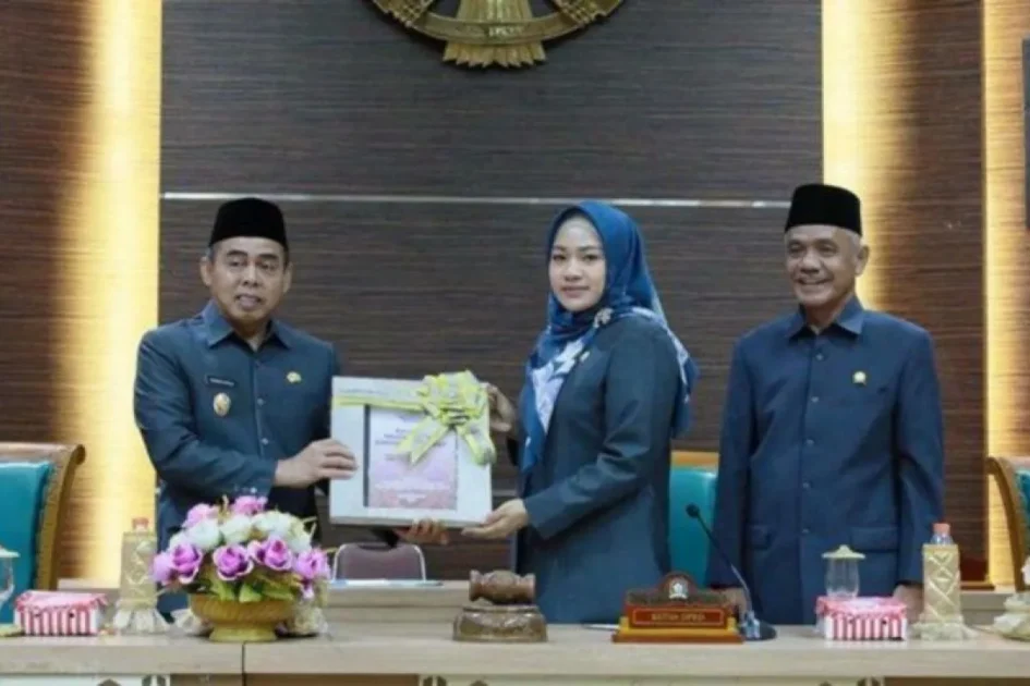 DPRD Batola Paripurnakan Persetujuan Raperda Pajak dan Retribusi
