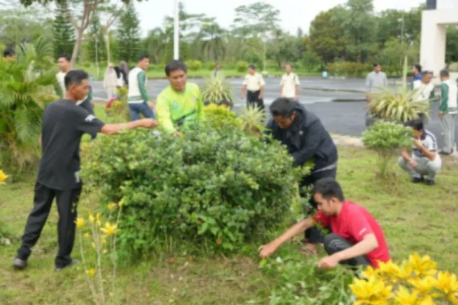 Gotong Royong Setwan DPRD Batola Jadi Upaya Jaga Lingkungan Kerja Tetap Bersih
