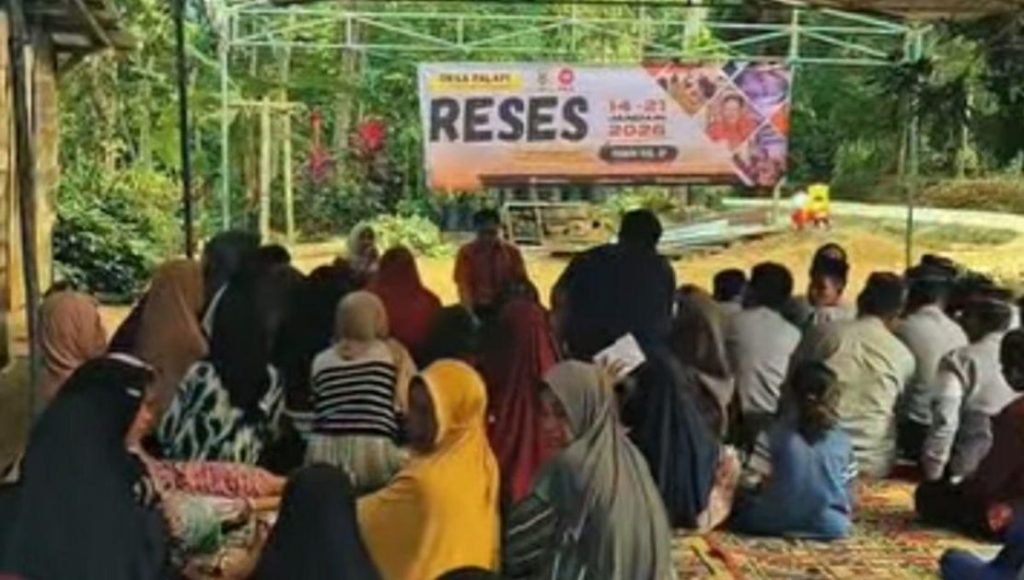 Warga Tabalong Curhat Aspirasi ke Firman Yusi
