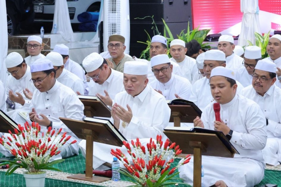 Muhidin Pimpin Khataman Al-Qur’an di Kediaman Pribadi