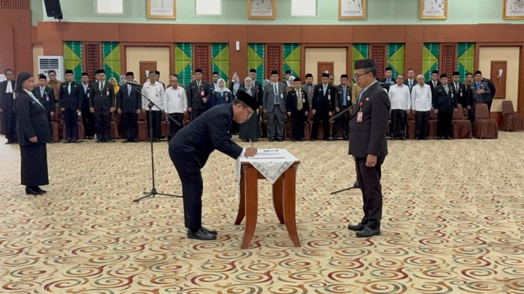 Pemprov Kalsel Lantik Kepala Sekolah Hasil BCKS
