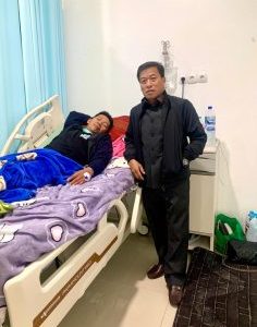 Ketua DPRD Murung Raya Jenguk Pegawai Sekretariat DPRD yang Dirawat di RSUD Puruk Cahu