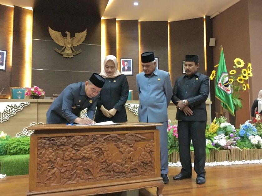 DPRD Batola Ketok Palu Raperda Pertanggungjawaban APBD 2025
