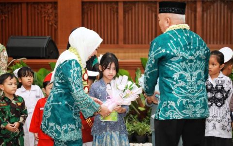 Semarak Hari Anak Nasional, Hj. Fathul Jannah Beri Motivasi dan Hadiah untuk Anak Banua