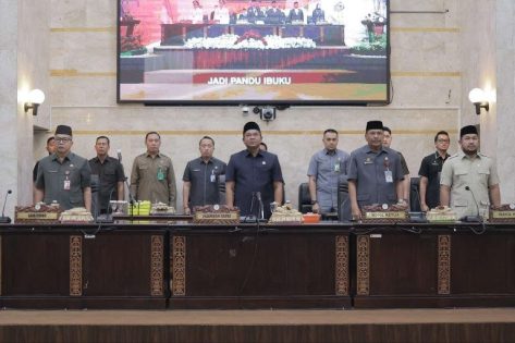 DPRD Kalsel Setujui Raperda APBD dengan Banyak Catatan