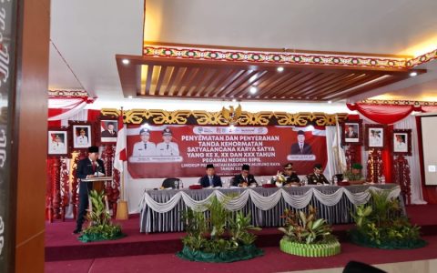 Ketua DPRD Murung Raya Apresiasi 27 ASN Terima Satyalancana Karya Satya