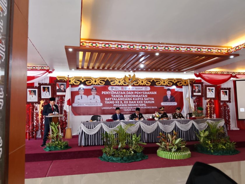 Ketua DPRD Murung Raya Apresiasi 27 ASN Terima Satyalancana Karya Satya