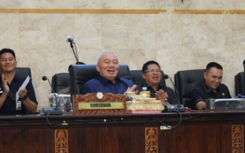 Rapat Paripurna DPRD Gubernur Kalsel Sampaikan Rancangan KUPA PPAS 2026