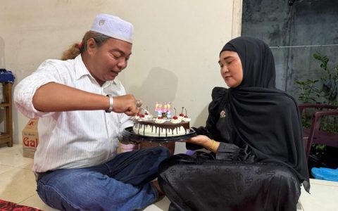 Usia Bertambah, Silaturahmi Tetap Terjaga