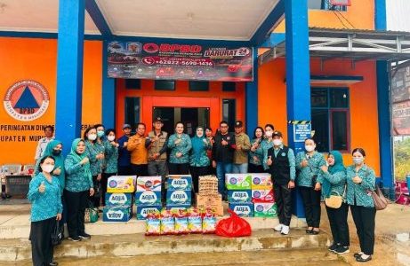 TP PKK Murung Raya Salurkan Logistik untuk Petugas Penanganan Karhutla