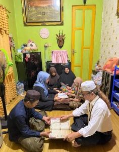 Meniti Jalan Gelap, Membawa Cahaya Kalamullah