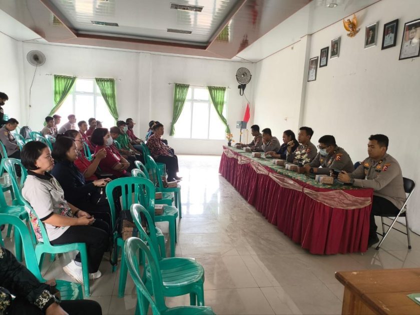 Cegah Karhutla, Mahasiswa STIK Polri Edukasi Warga Pematang Karau