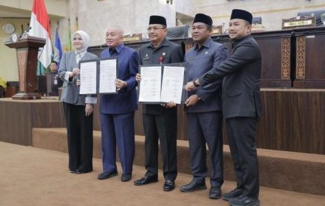 DPRD Kalsel Ketok Palu Dua Raperda Strategis 202