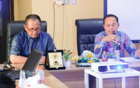 Melawan Api Komisi II Kalsel Turun ke Tanah Laut